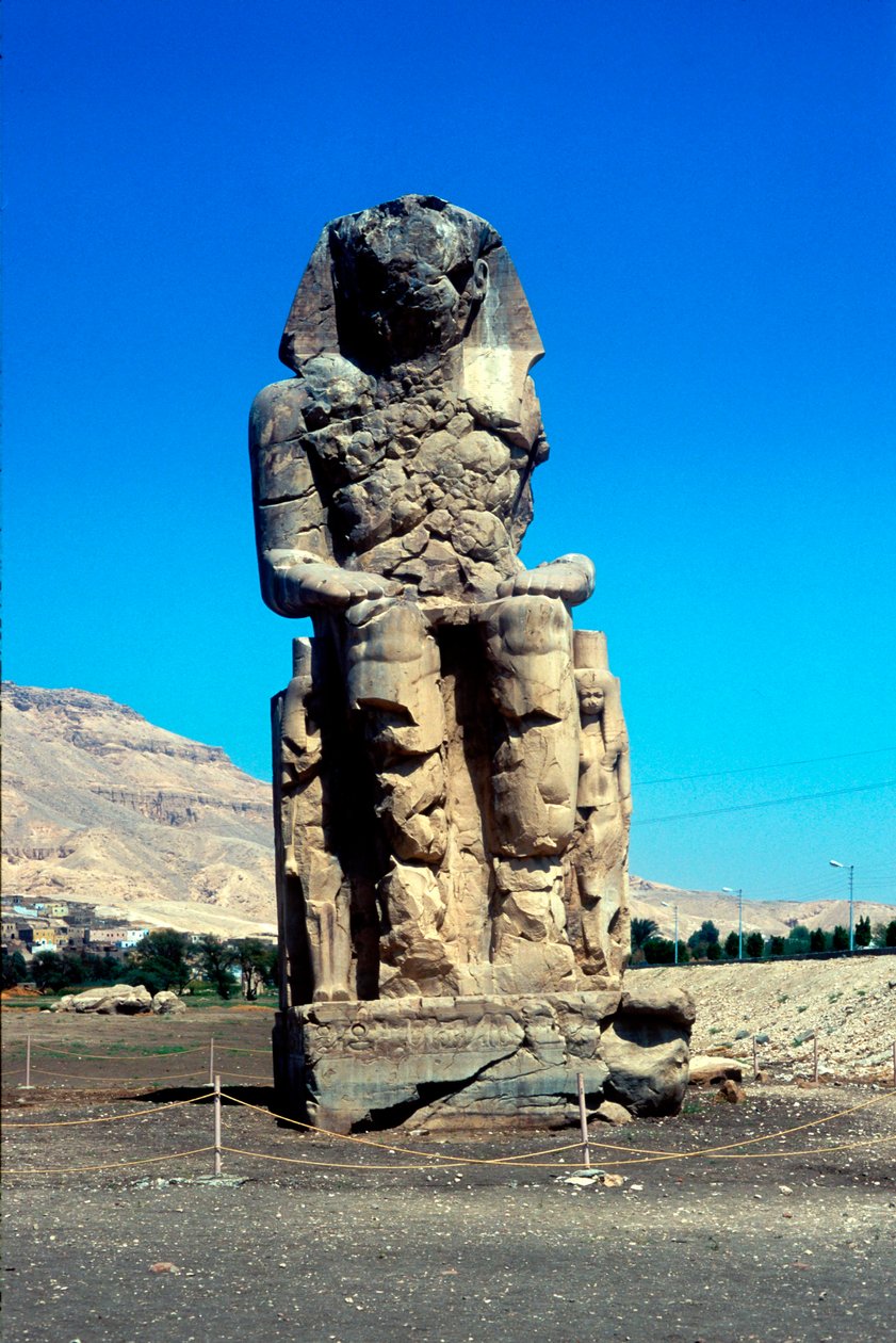 En av kolossene i Memnon, nær Kongenes dal, Egypt, 1300-tallet f.Kr. av Unbekannt