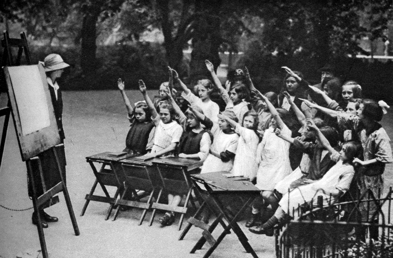 Friluftsklasse i Lincolns Inn Fields, London, 1926-1927 av Unbekannt