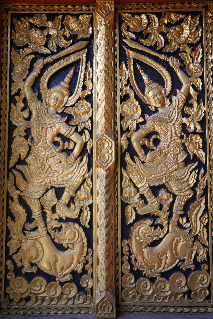 Utsmykket tempeldør ved Wat Chedi Luang, Chiang Mai. Thailand av Unbekannt
