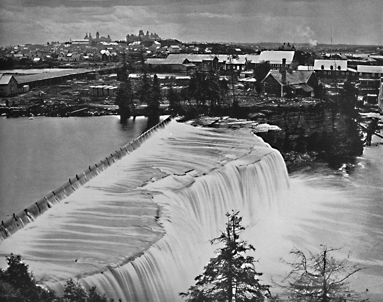 Ottawa, Canada, fra Rideau Falls, c1897. av Unbekannt