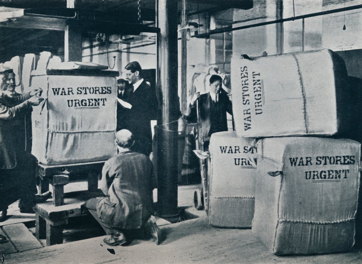Pakking av kakiballer for sending til regjeringen, c1914 av Unbekannt