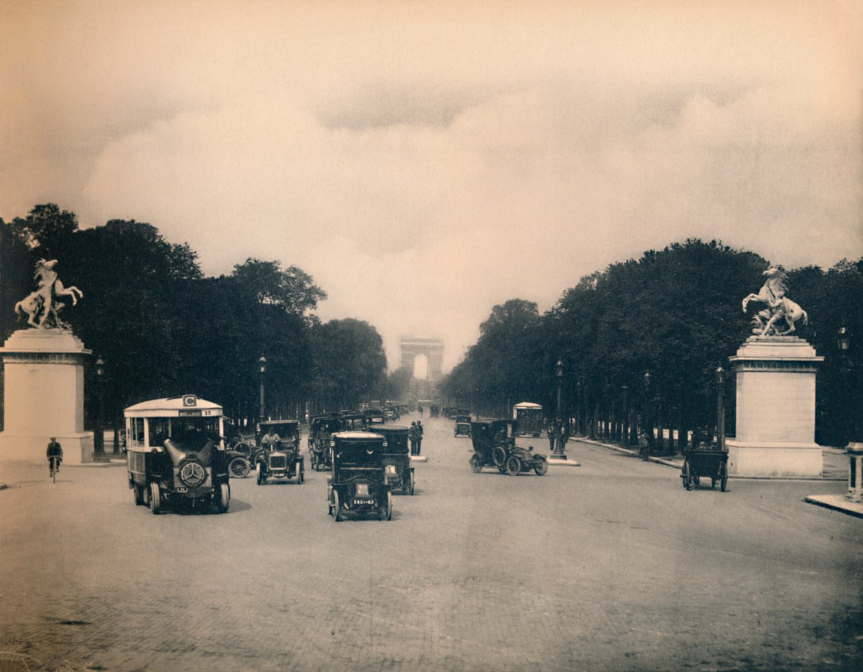 Paris. - Avenue Des Champs-Elysées - LL, c1910. av Unbekannt