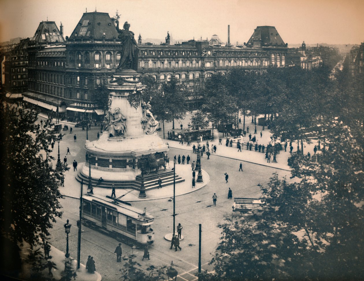 Paris. - Republikkplassen. -LL, c1910. av Unbekannt