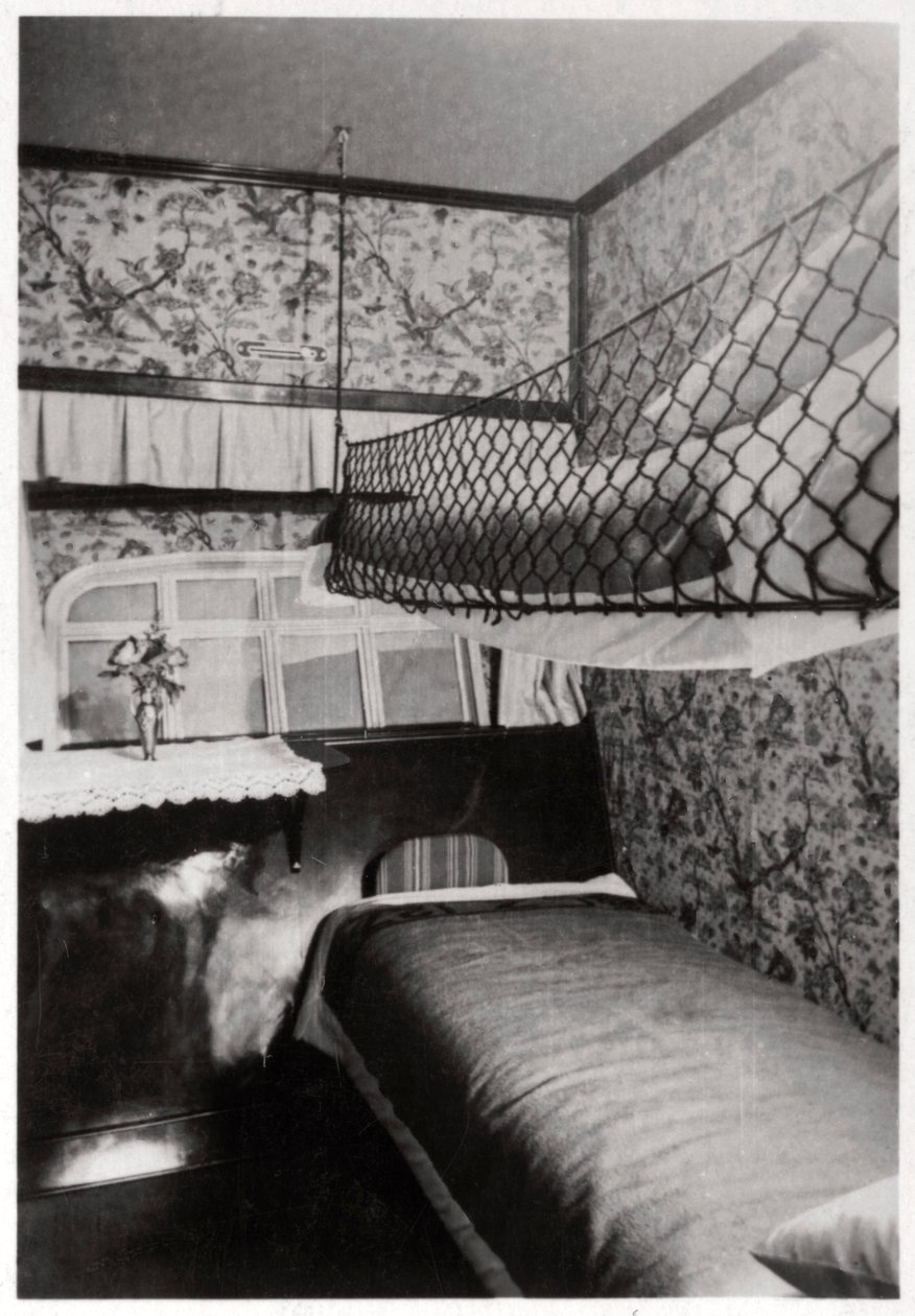 Passasjerhytte om natten, LZ 127 Graf Zeppelin, 1933 av Unbekannt