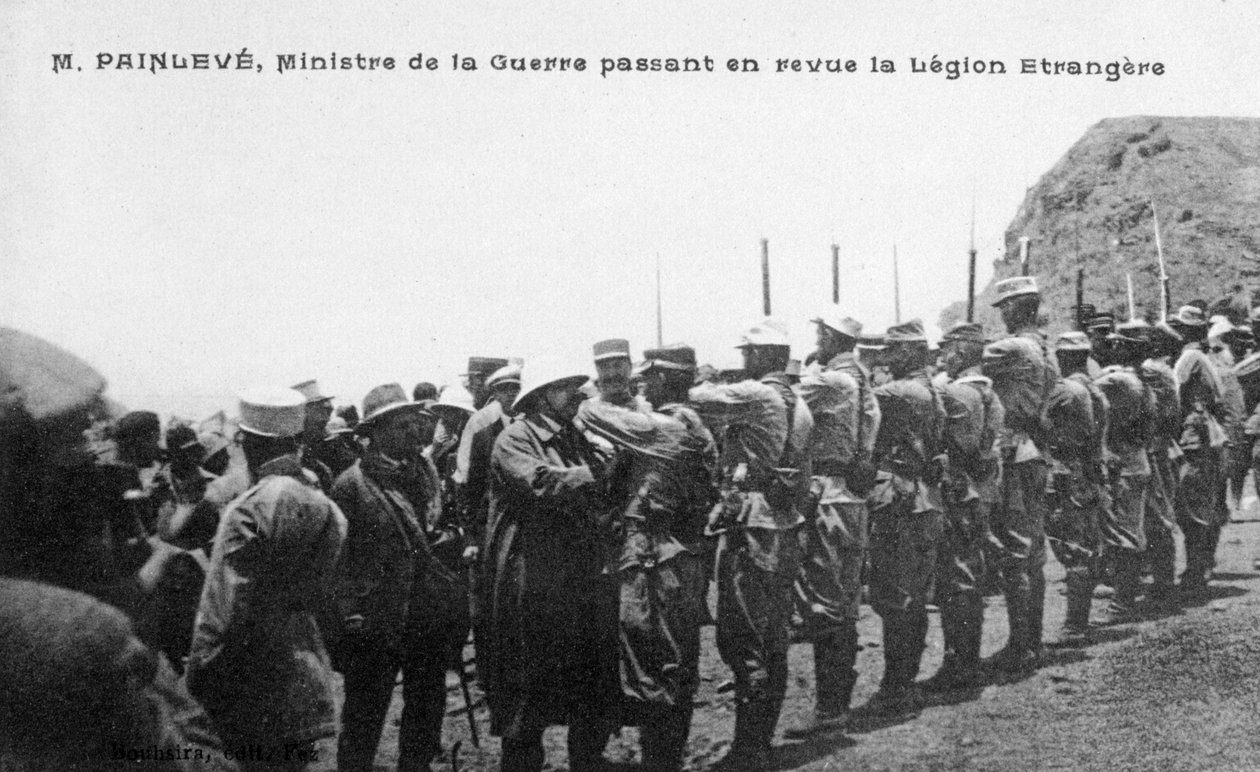 Paul Painlevé gjennomgikk franske fremmedlegions tropper, Marokko, c1926 av Unbekannt