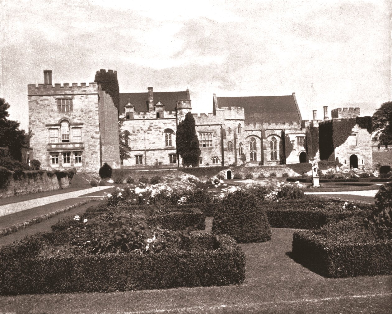 Penshurst Place, Kent, 1894. av Unbekannt