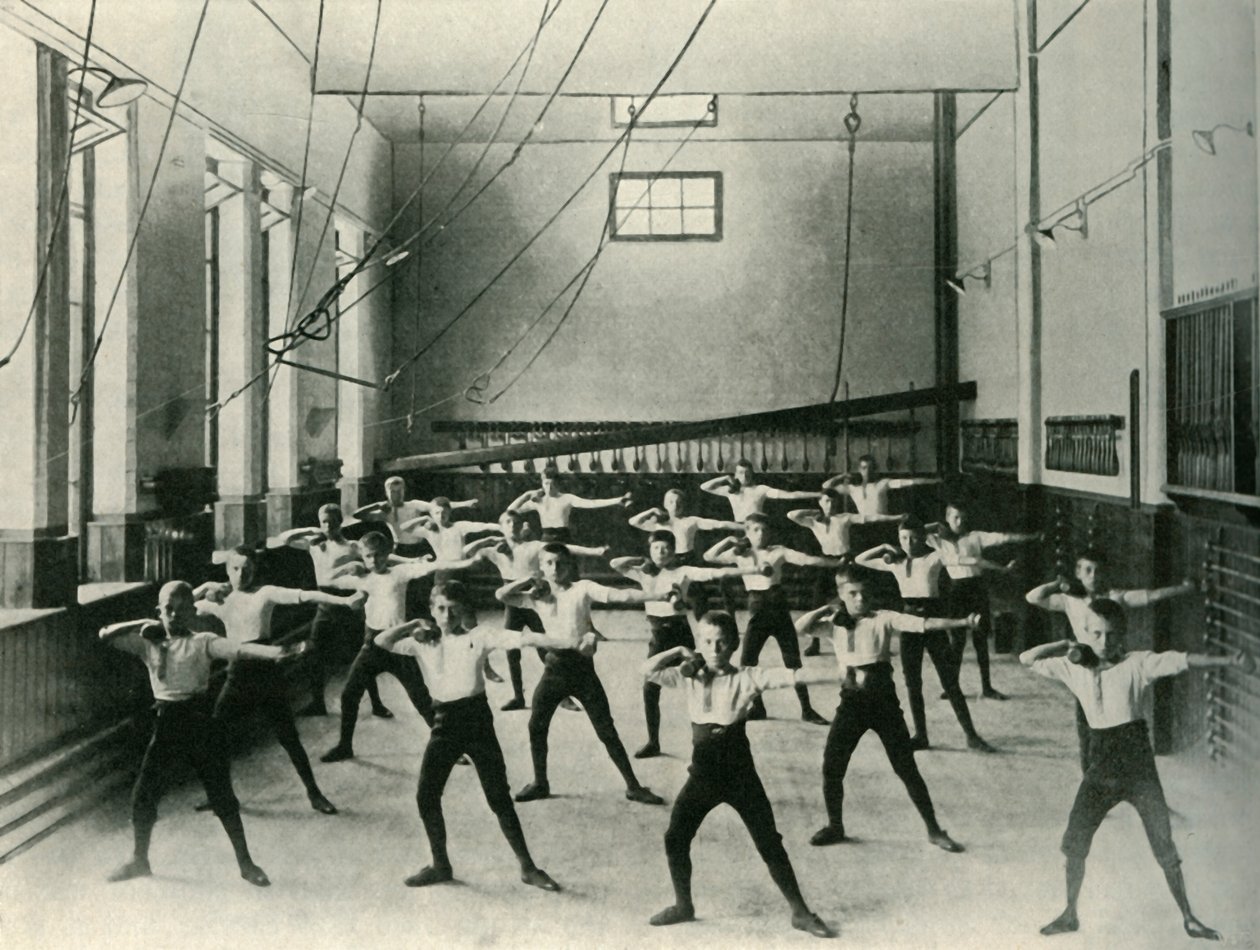 Fysiske øvelser ved Royal Institution for the Deaf and Dumb, Friar Gate, Derby, 1902. av Unbekannt