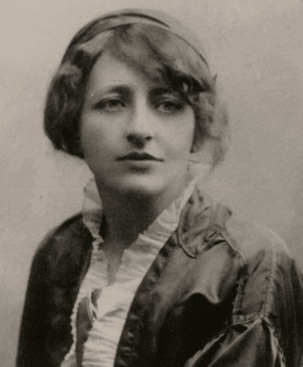 Portrett av grevinne Fanny Franziska zu Reventlow 1871-1918, ca. 1900. av Unbekannt