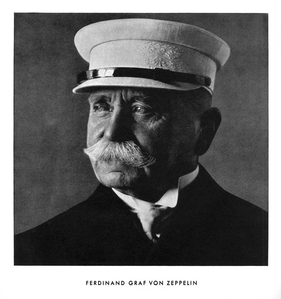 Portrett av Ferdinand, Graf von Zeppelin, tidlig på 1900-tallet 1933 av Unbekannt