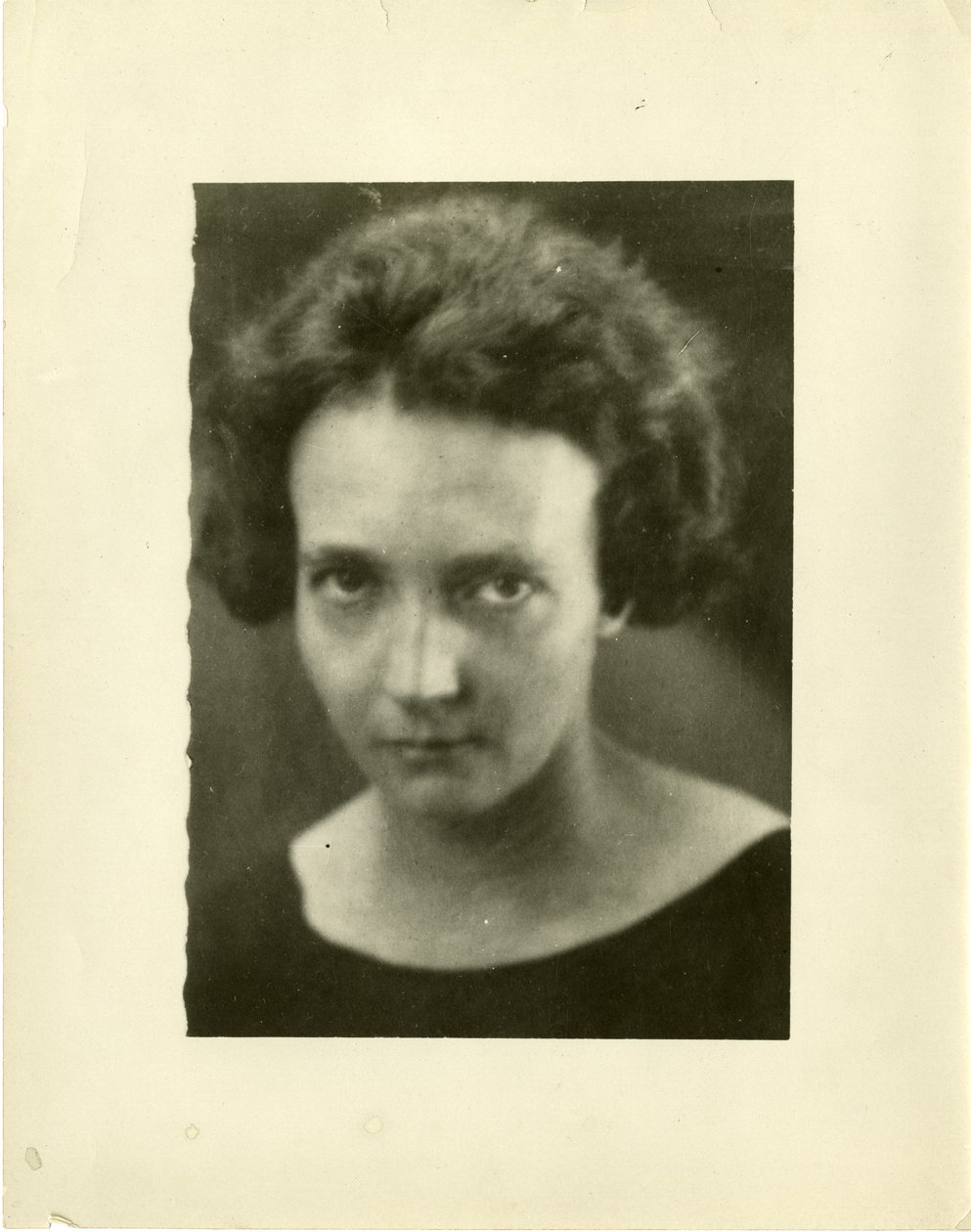Portrett av Irene Joliot-Curie 1897-1956 av Unbekannt