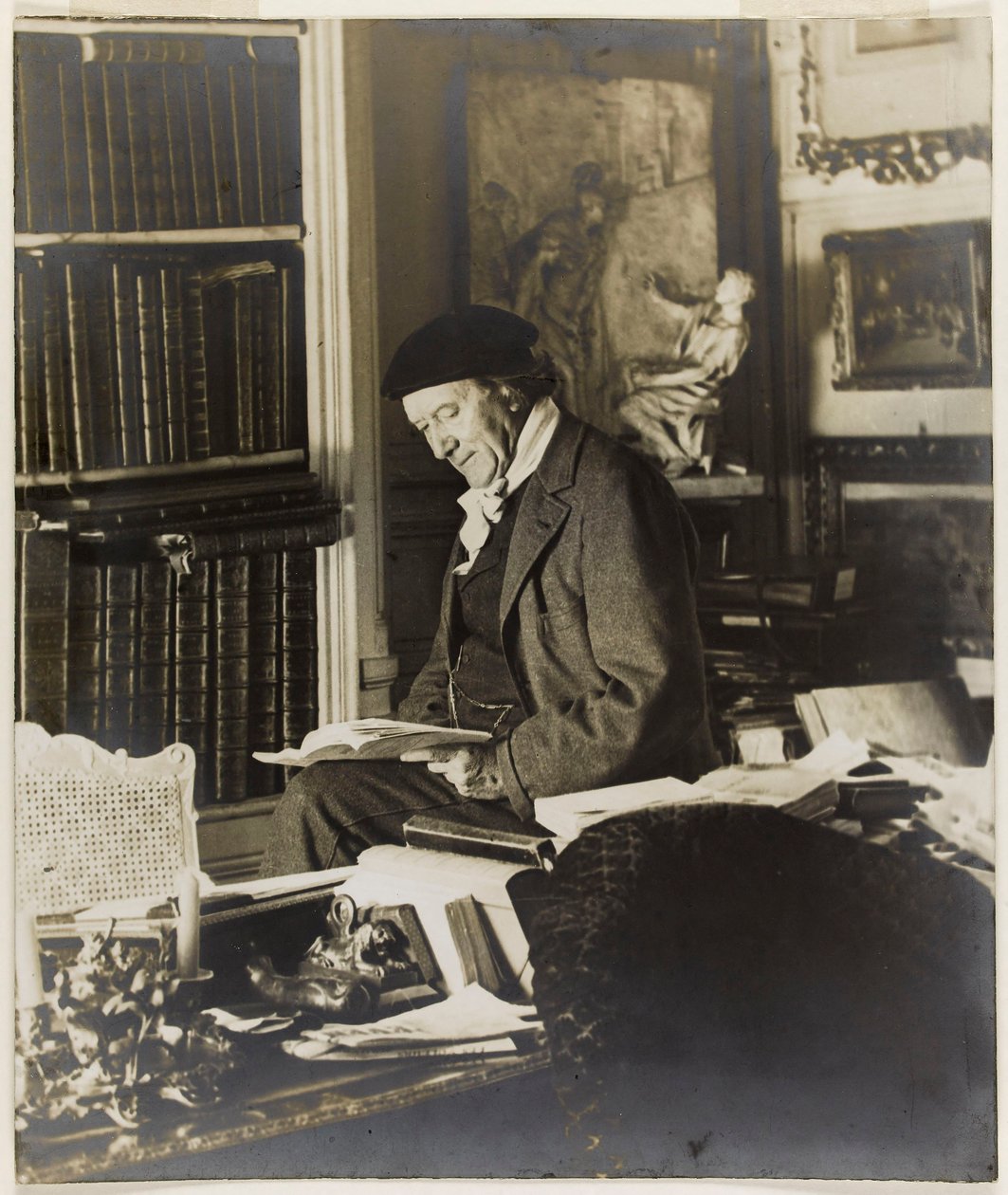 Portrett av dramatikeren Victorien Sardou 1831-1908. av Unbekannt