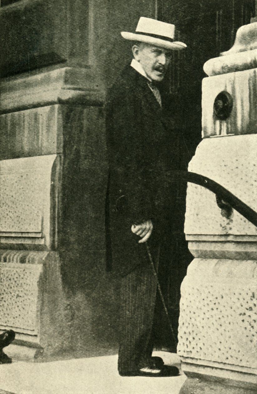 Prins Lichnowsky ved utenrikskontoret, London, 1914, c1920. av Unbekannt