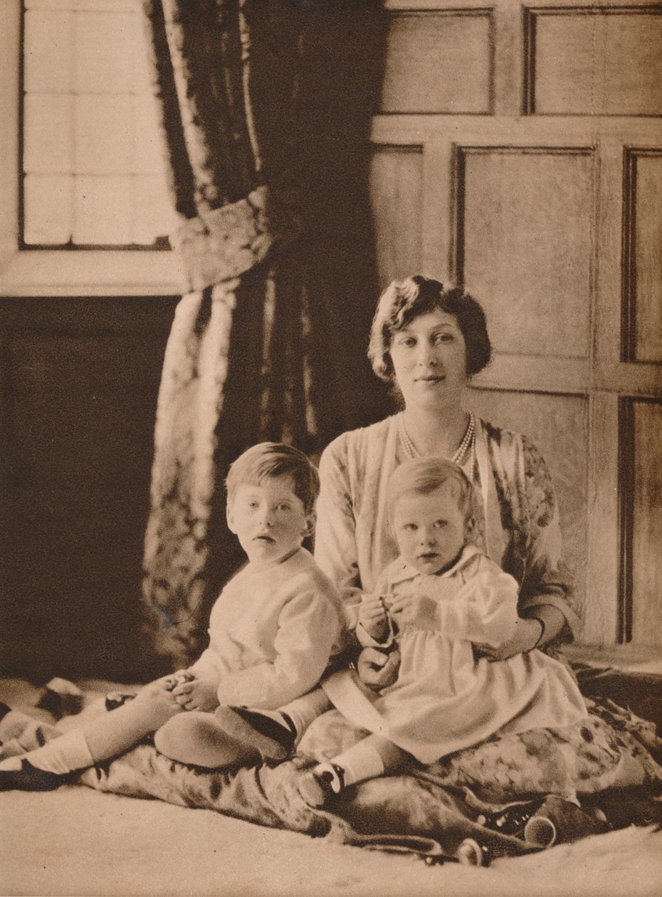 Prinsesse Mary, Viscountesse Lascelles, med sine to sønner, Gerald og George, 1926 1935 av Unbekannt