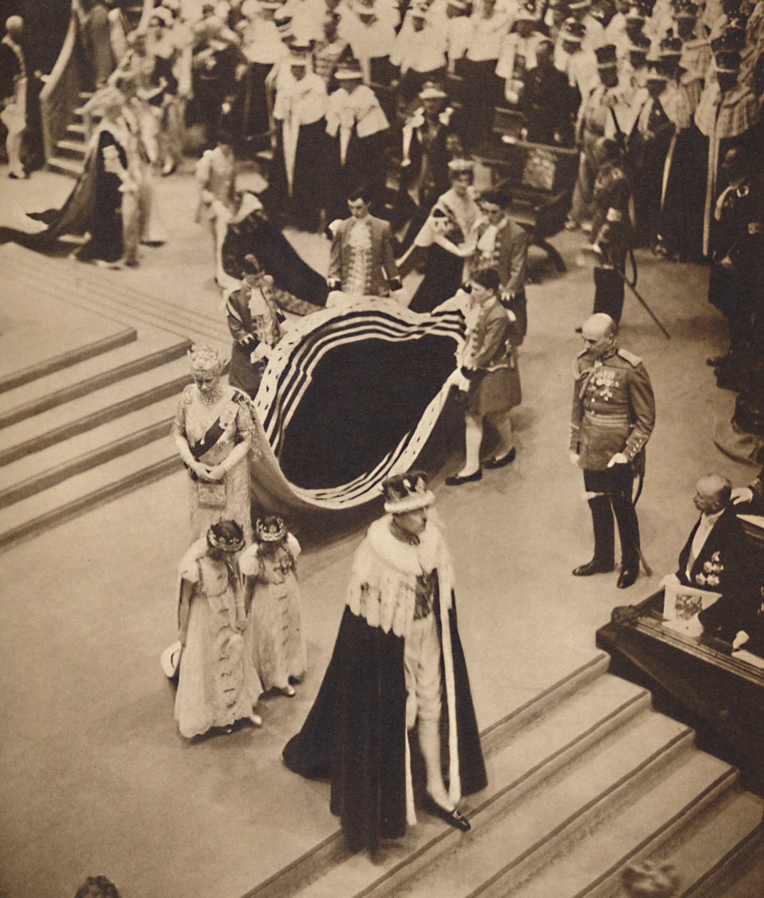 Queen Mary forlater, 12. mai 1937 av Unbekannt