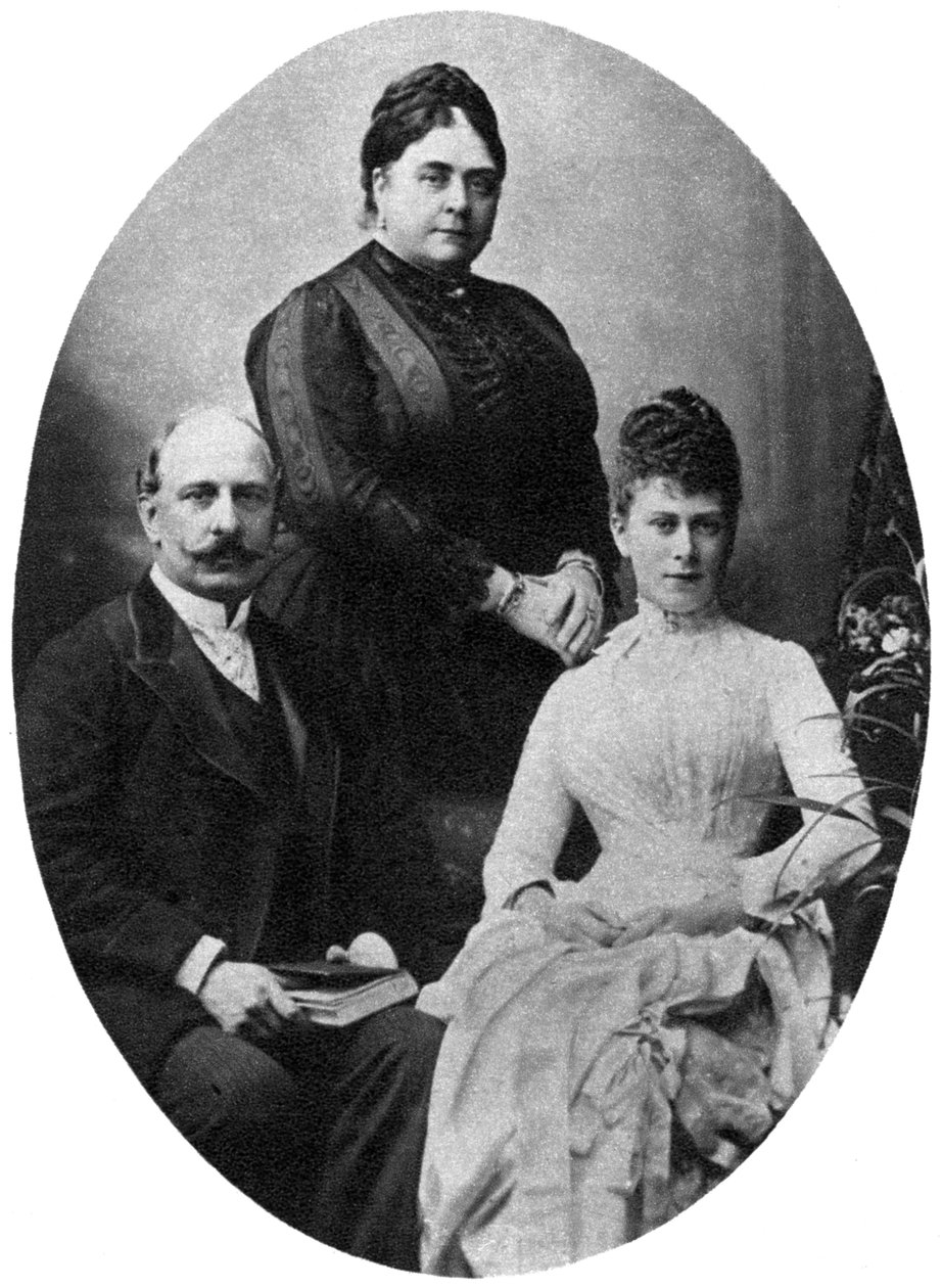 Dronning Mary og hennes foreldre, hertugen og hertuginnen av Teck, c1890-1900, 1935 av Unbekannt