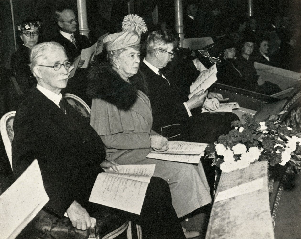 Queen Mary på Thanksgiving for Victory-konserten, Royal Albert Hall, 1945, 1951. av Unbekannt
