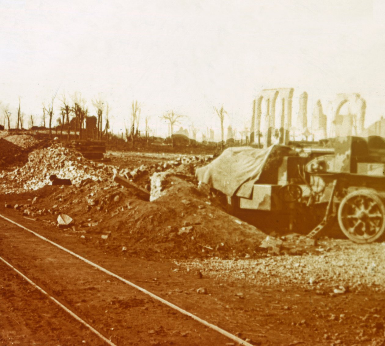 Jernbanelinjer ved landsbyen Noordschote, Flandern, Belgia, c1914-c1918 av Unbekannt