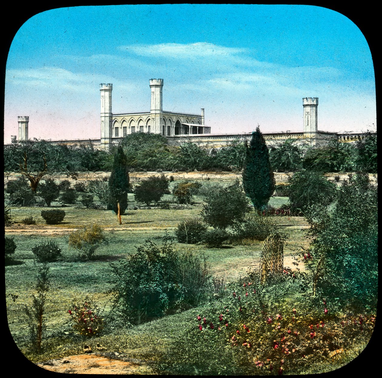 Jernbanestasjon, fra Queens Garden, Delhi, India, sent på 1800- eller begynnelsen av 1900-tallet av Unbekannt