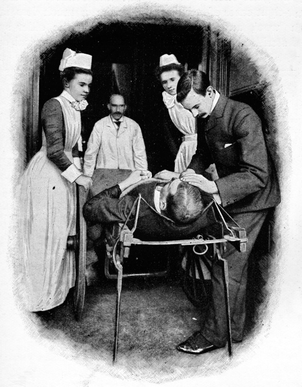 Mottok en ulykkessak ved Poplar Hospital, London, c1903 1903 av Unbekannt