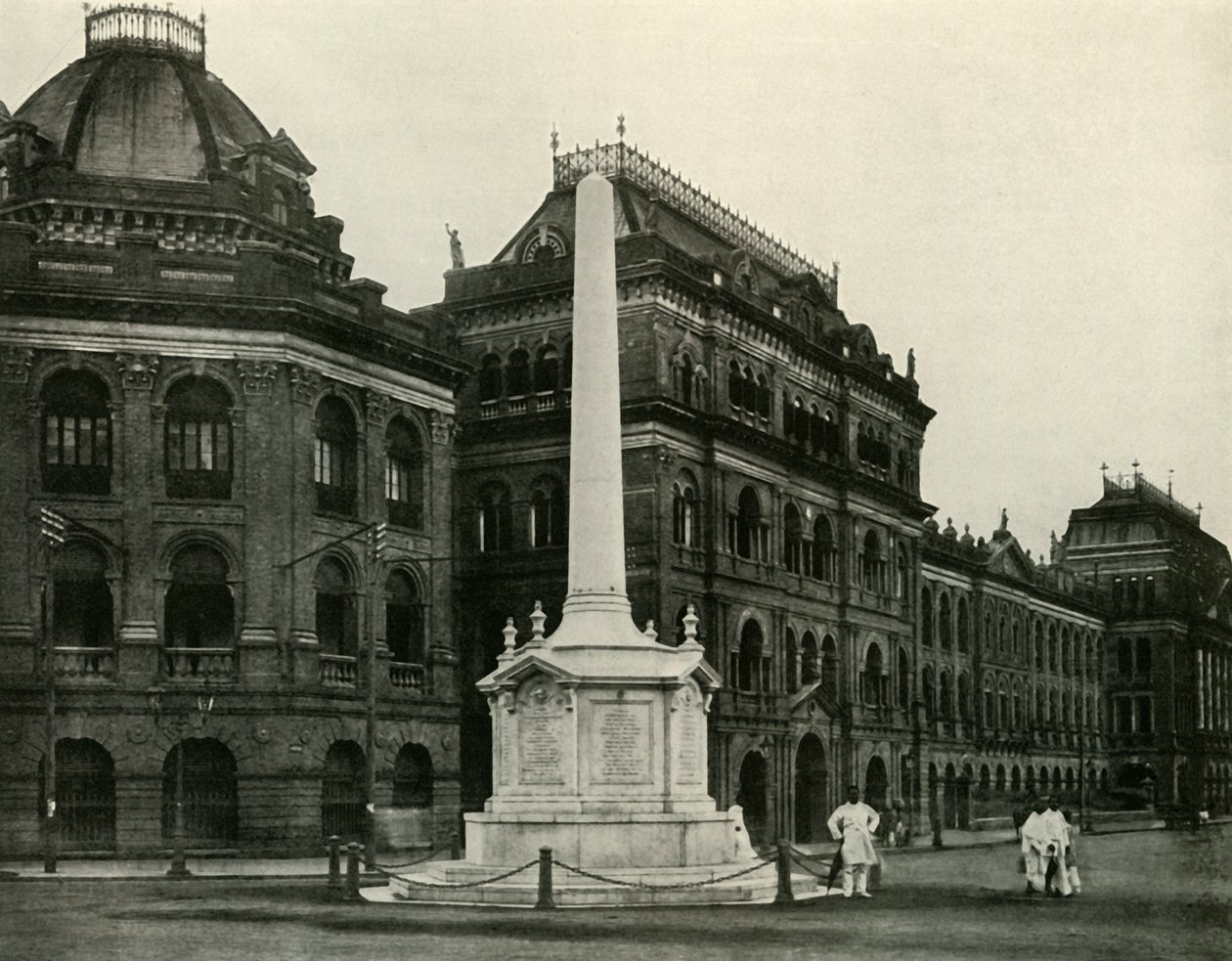 Replika av Holwell-monumentet reist av Lord Curzon, 1925. av Unbekannt