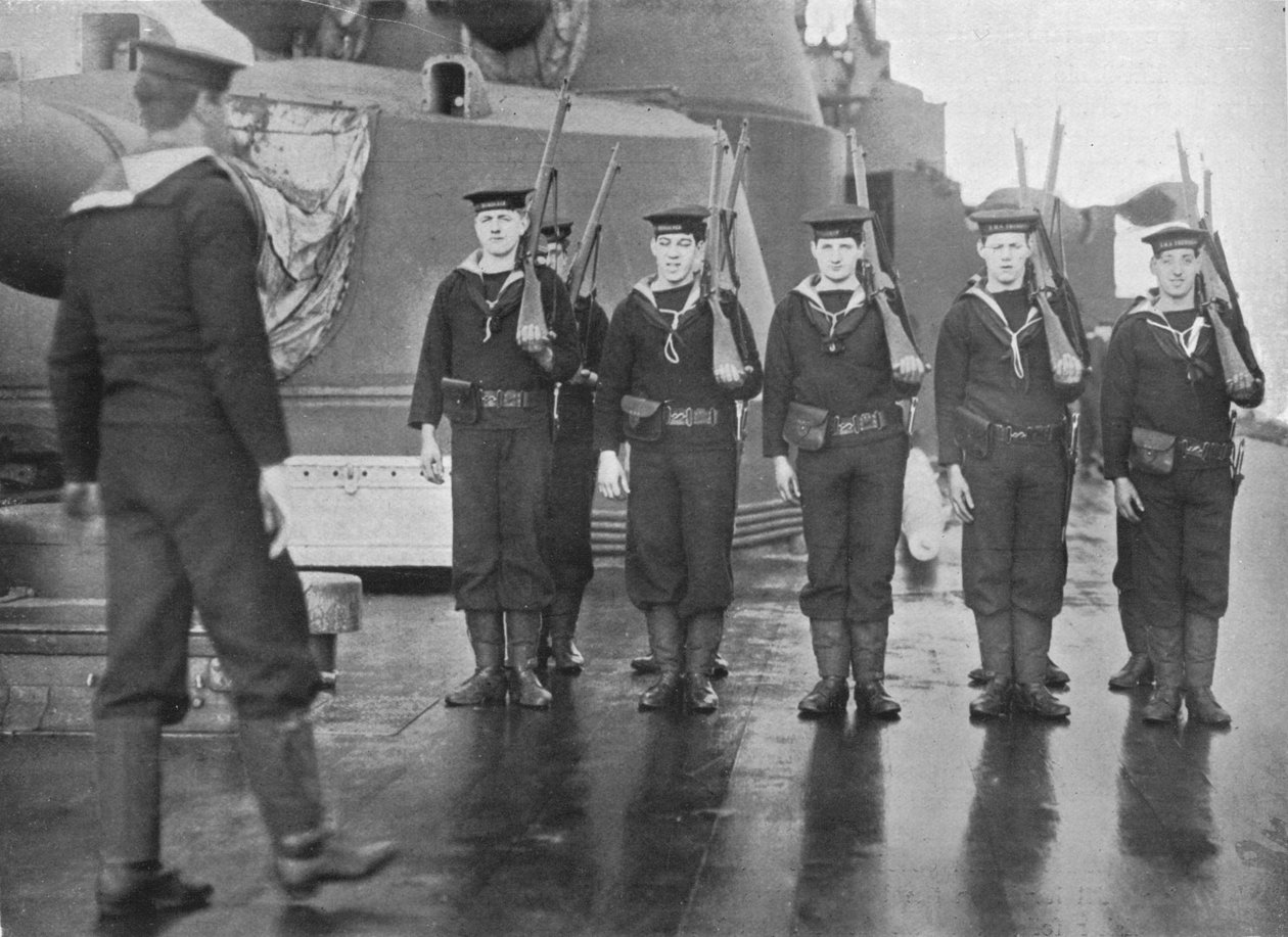 Rifleøvelse om bord på et britisk slagskip, 1915 av Unbekannt