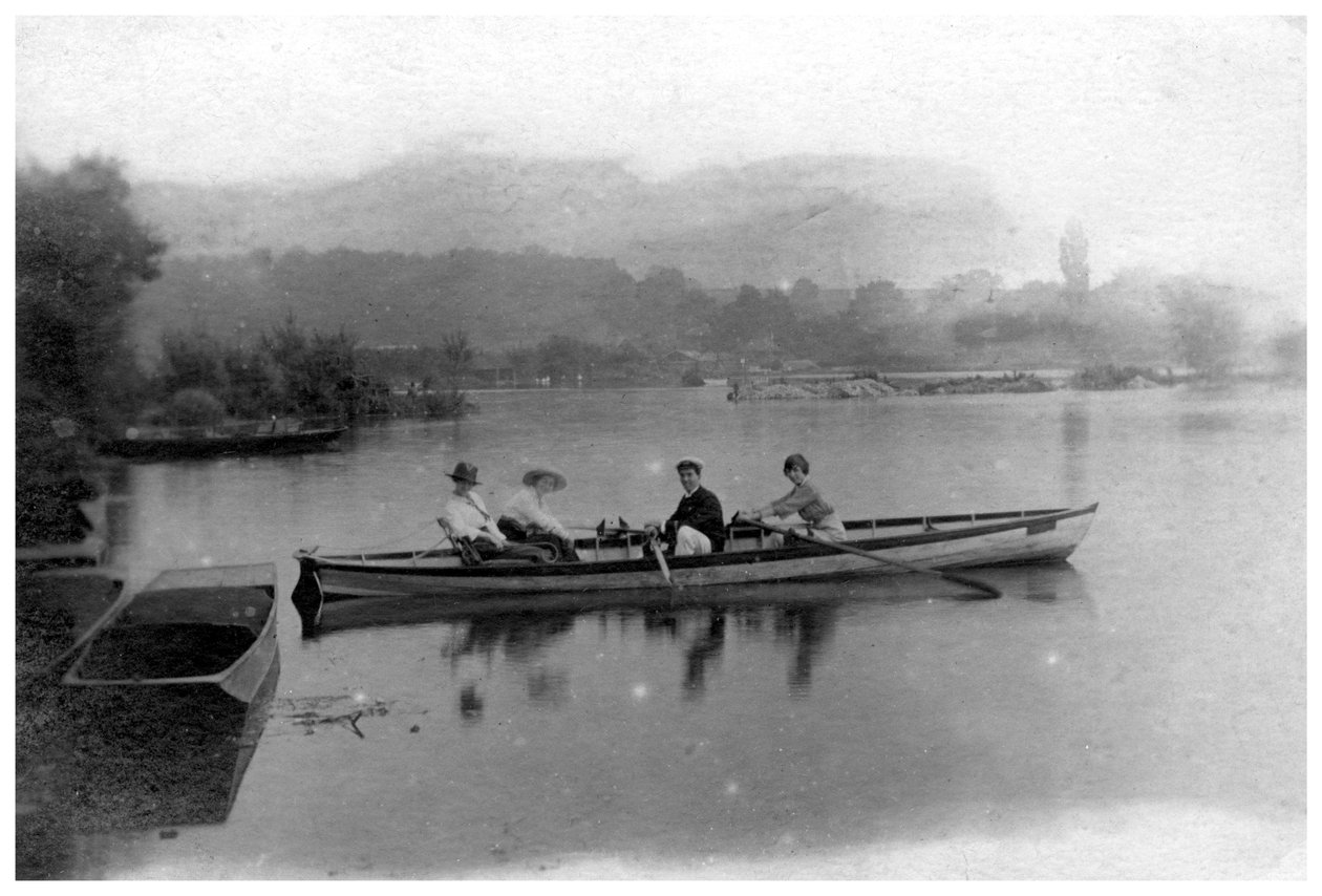 Roing på en innsjø, ca 1900-1919 av Unbekannt