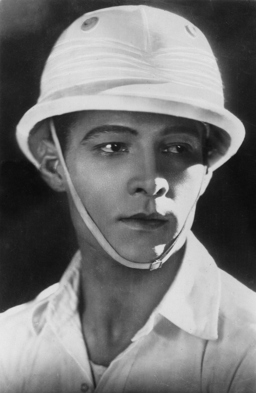 Rudolph Valentino 1895-1926, italiensk skuespiller, ca 1920-tallet av Unbekannt