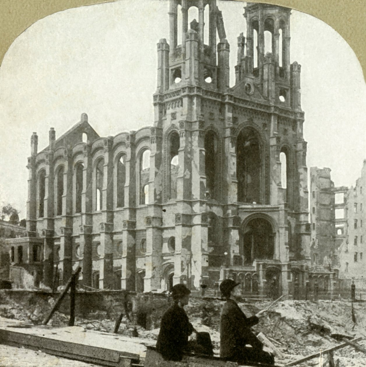 Ruinene av den jødiske synagogen på Sutter St., sto de store jordskjelvene i 1865 og 1868, 1906. av Unbekannt