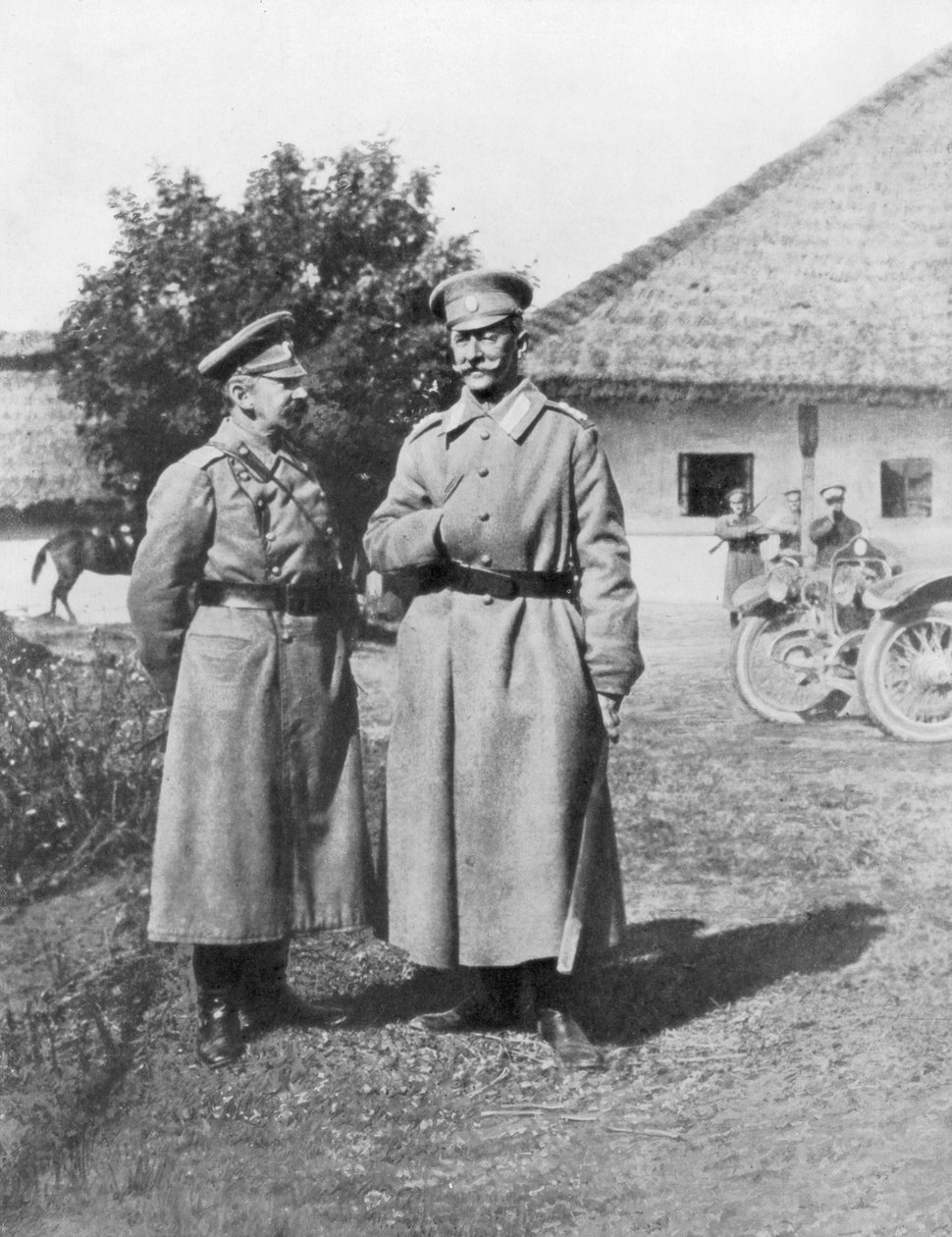 Russiske generaler Gurko og Brusilov, 1917 av Unbekannt
