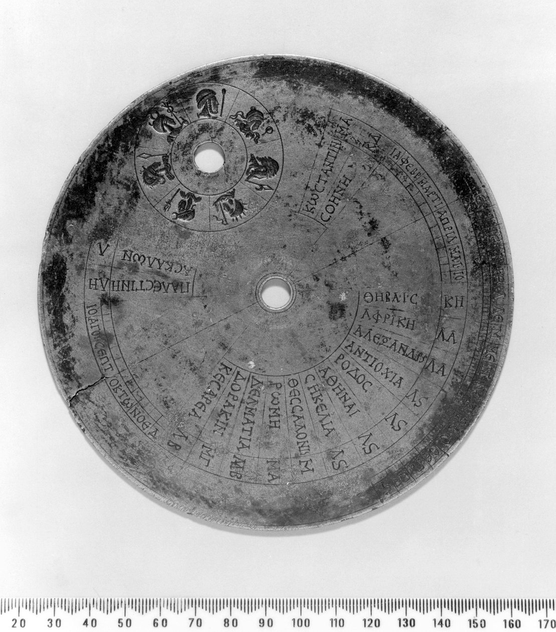 SUNDIALS, ALTITUDE Deler av et bysantinsk bærbart solur, c AD Deler av et bysantinsk bærbart solur, c AD 520 av Unbekannt