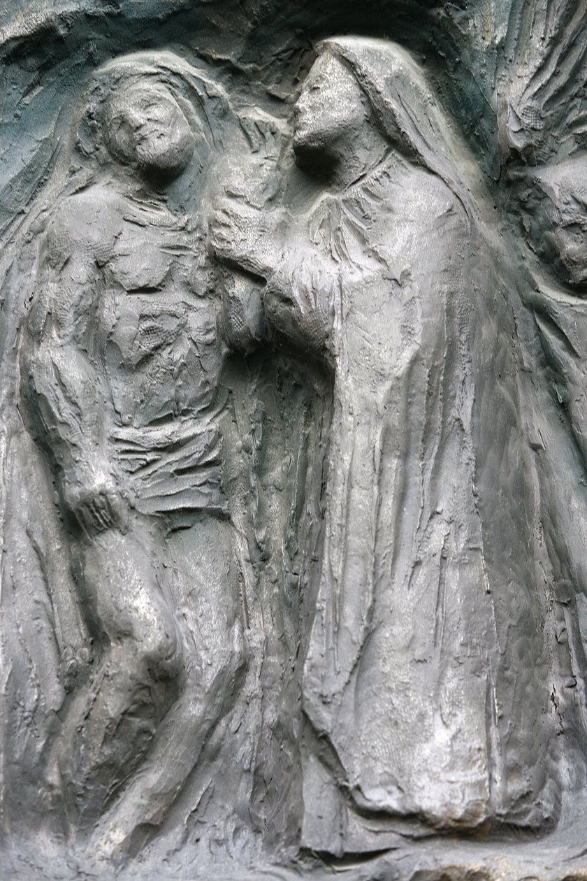Saint-Pierre de Montmartre kirke: Notre Dame dørskulptur: Jesus blir lagt av korset, Paris, Frankrike av Unbekannt