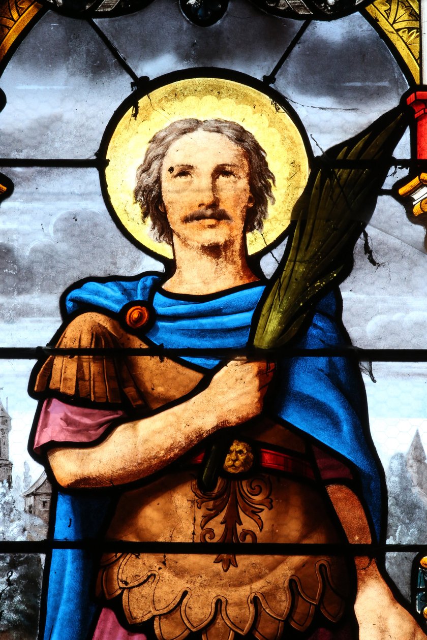 Saint Fargeau kirke. Glassmaleri vindu. Saint Julien; Frankrike av Unbekannt