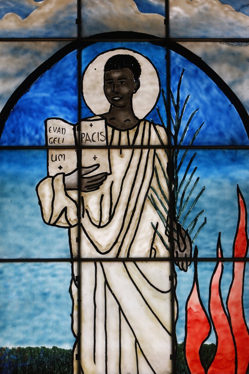 Saint Kiriwawanvu avbildet på glassmalerier, Lome, Togo av Unbekannt