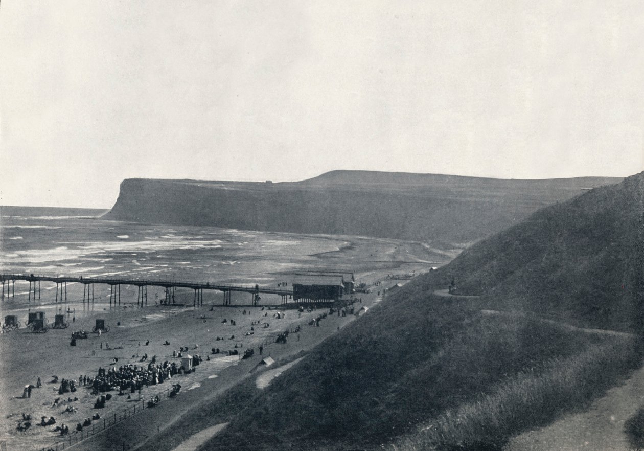 Saltburn - Utsikt over klippene, stranden og bryggen, 1895 av Unbekannt