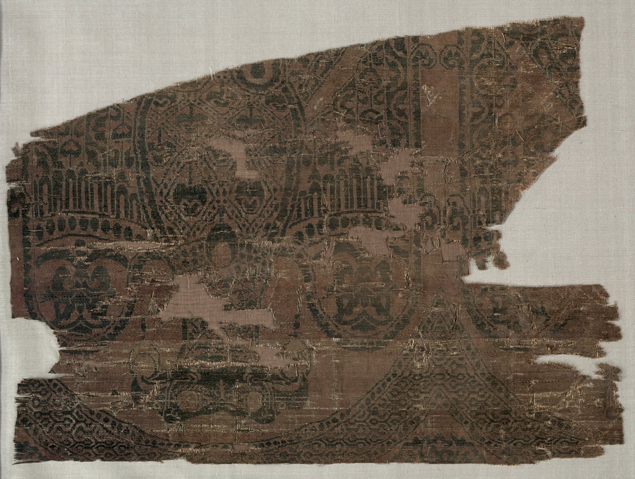 Samittiske fragmenter med dobbelthodede ørner, fra graven til Saint Bernard Calvo, 1200-1243. av Unbekannt