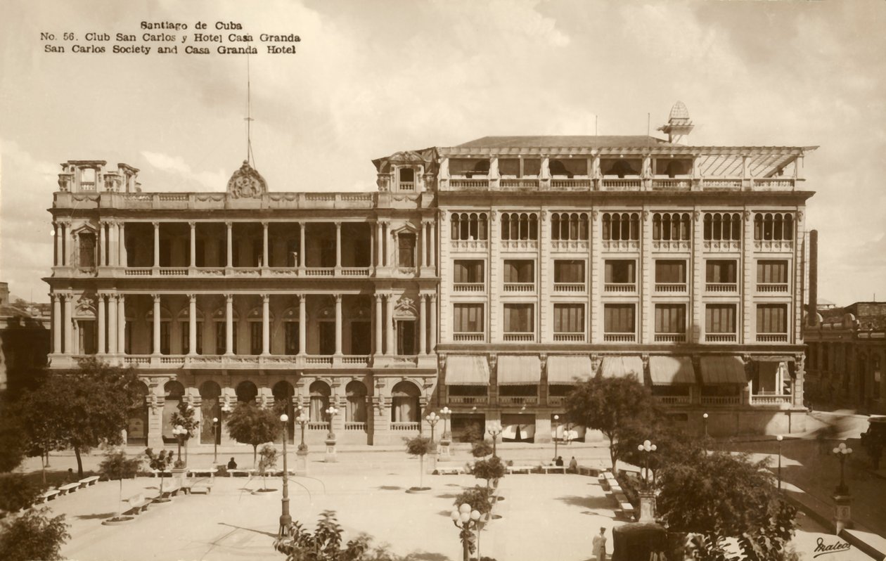 Santiago de Cuba - San Carlos Society og Casa Granda Hotel, ca 1920-tallet. av Unbekannt