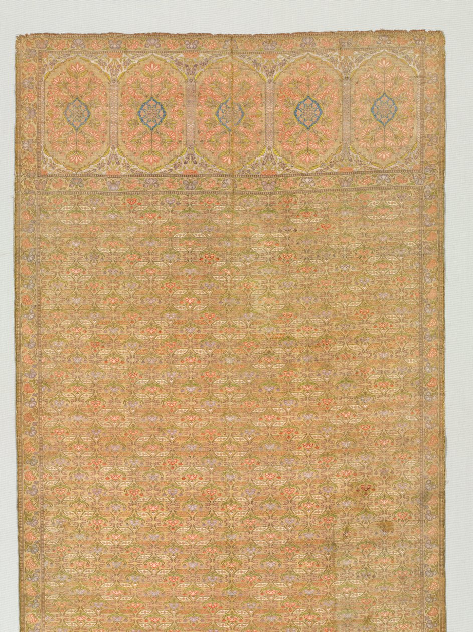 Karm med blomsterfelt og endefelt på gullgrunn, 1700-tallet. av Unbekannt