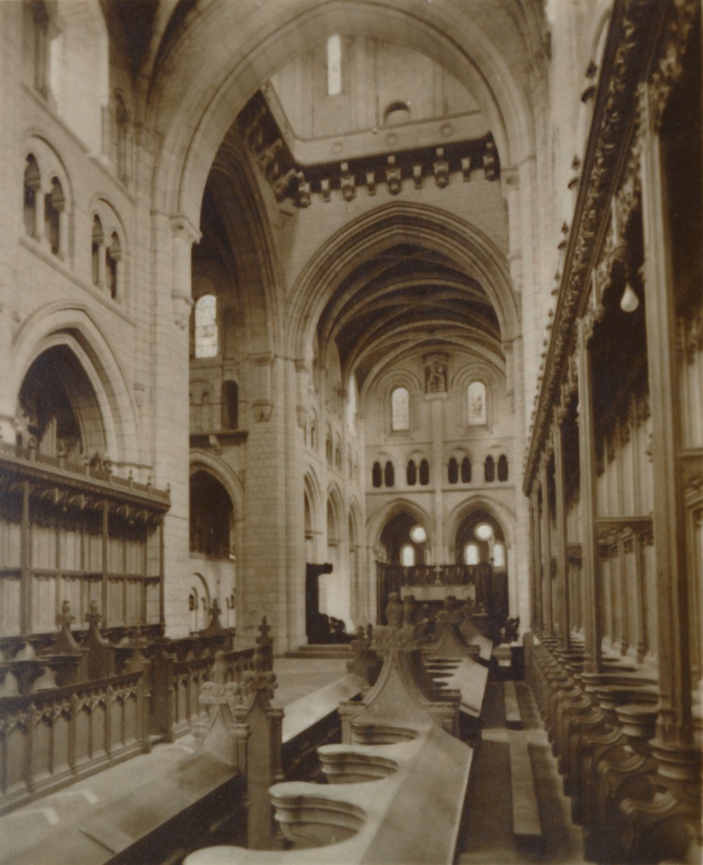 Seksjon av interiøret, Buckfast Abbey Church, slutten av 1800- og begynnelsen av 1900-tallet av Unbekannt