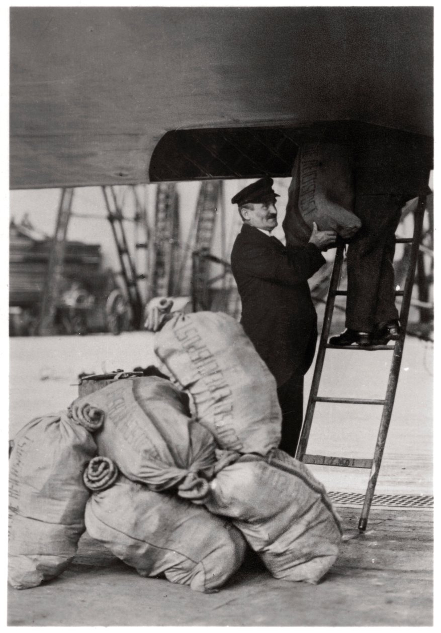 Sender posten, Zeppelin LZ 127 Graf Zeppelin, 1933 av Unbekannt