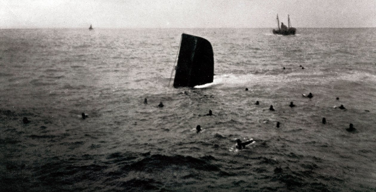 Forlis av den republikanske ubåten B6, august 1936 (s/hv-bilde) av Unbekannt