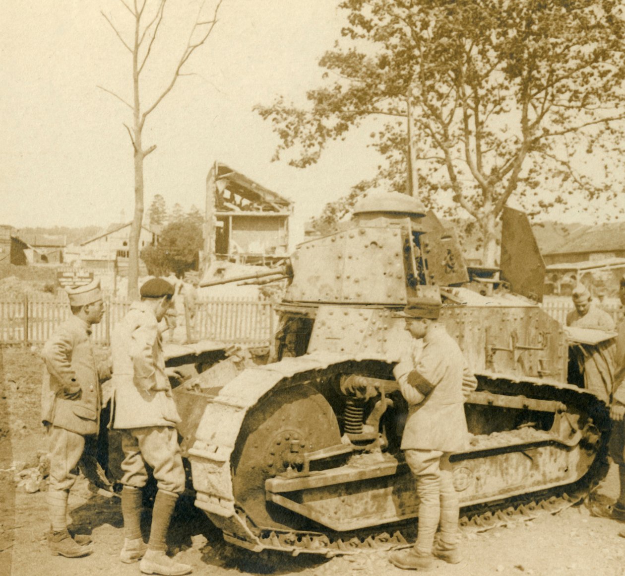 Liten Renault tank, c1914-c1918 av Unbekannt