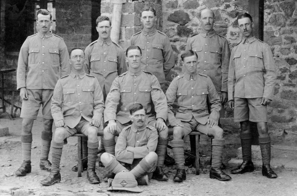 Soldater fra det femte East Surrey-regimentet, Chakrata, India, 1917 av Unbekannt