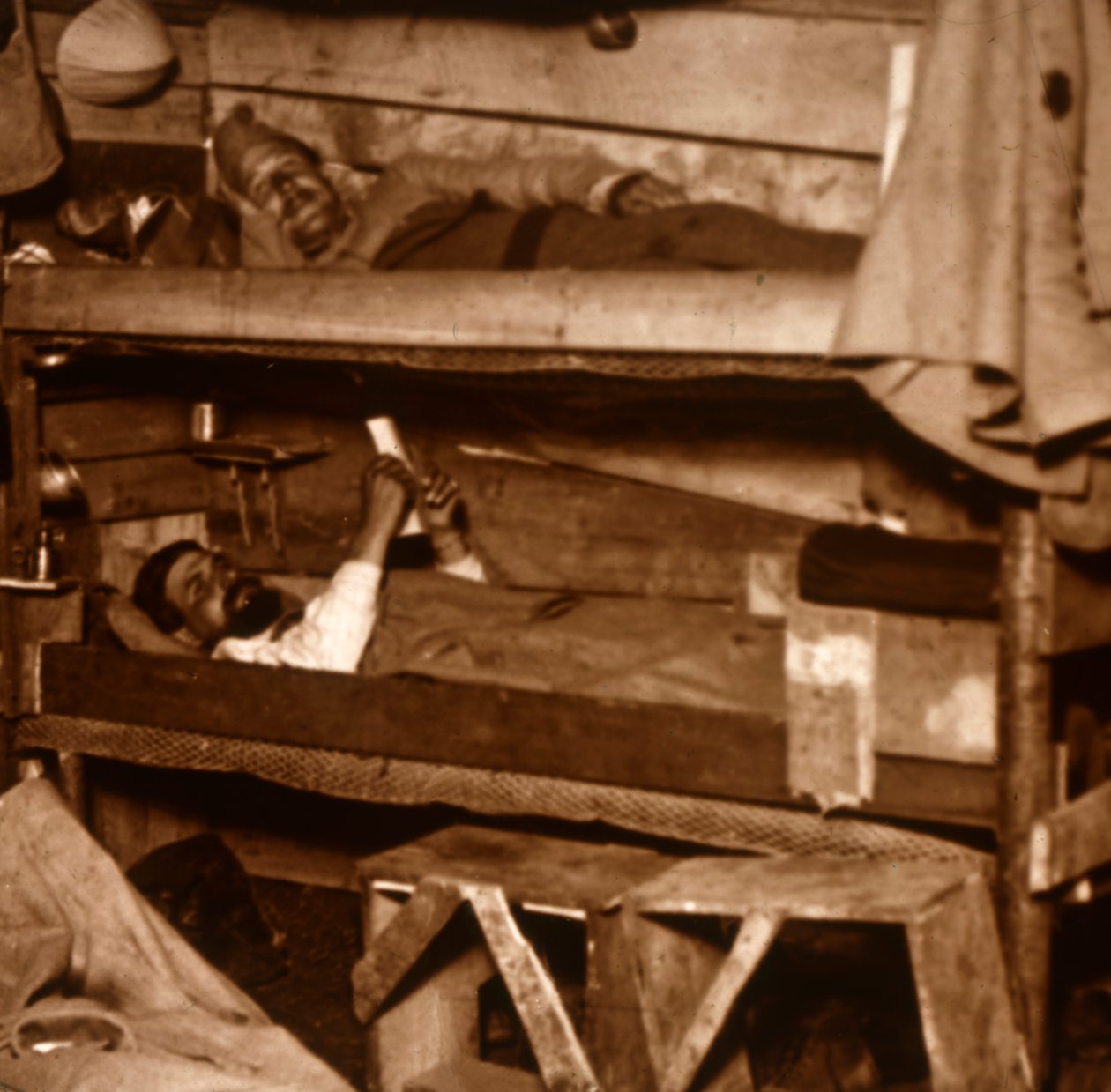 Soldater i trekøyer, c1914-c1918 av Unbekannt