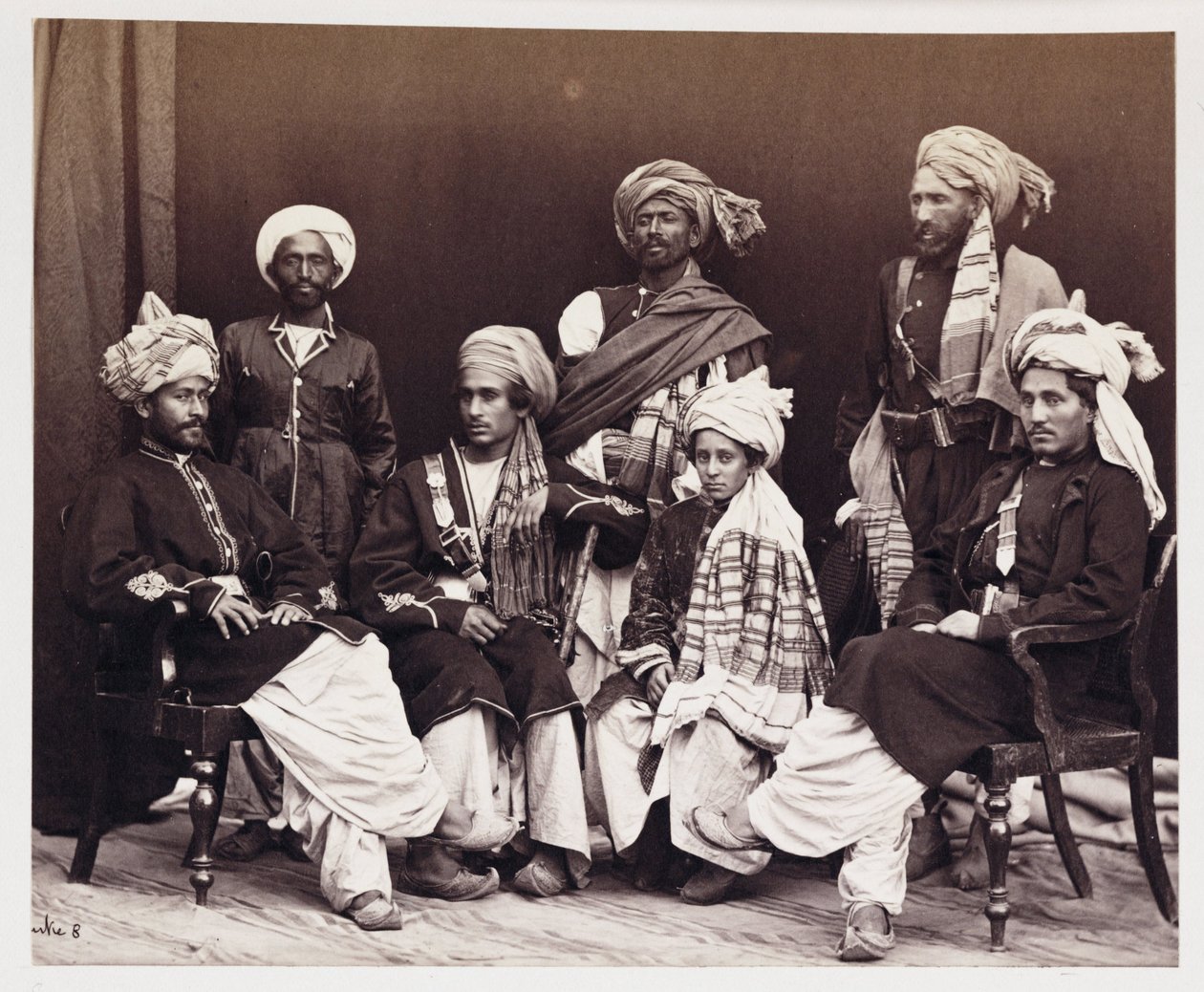Sønner av Nowroz Khan med ledsagere, ca 1878 av Unbekannt