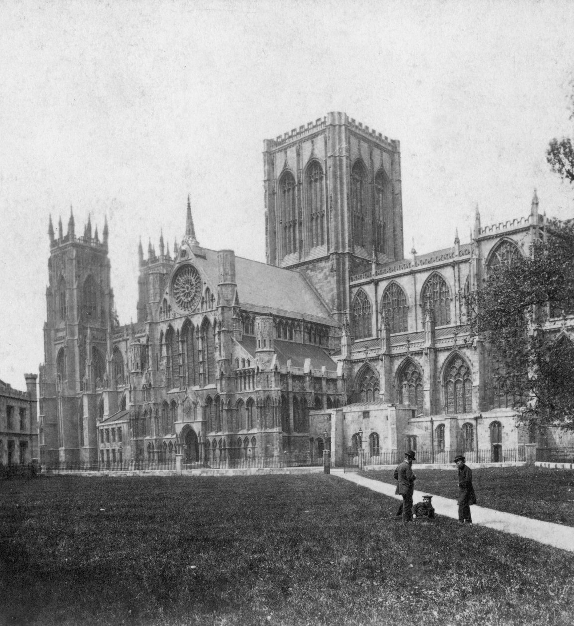 Sørøstutsikt over York Minster, Yorkshire, slutten av 1800- eller begynnelsen av 1900-tallet av Unbekannt