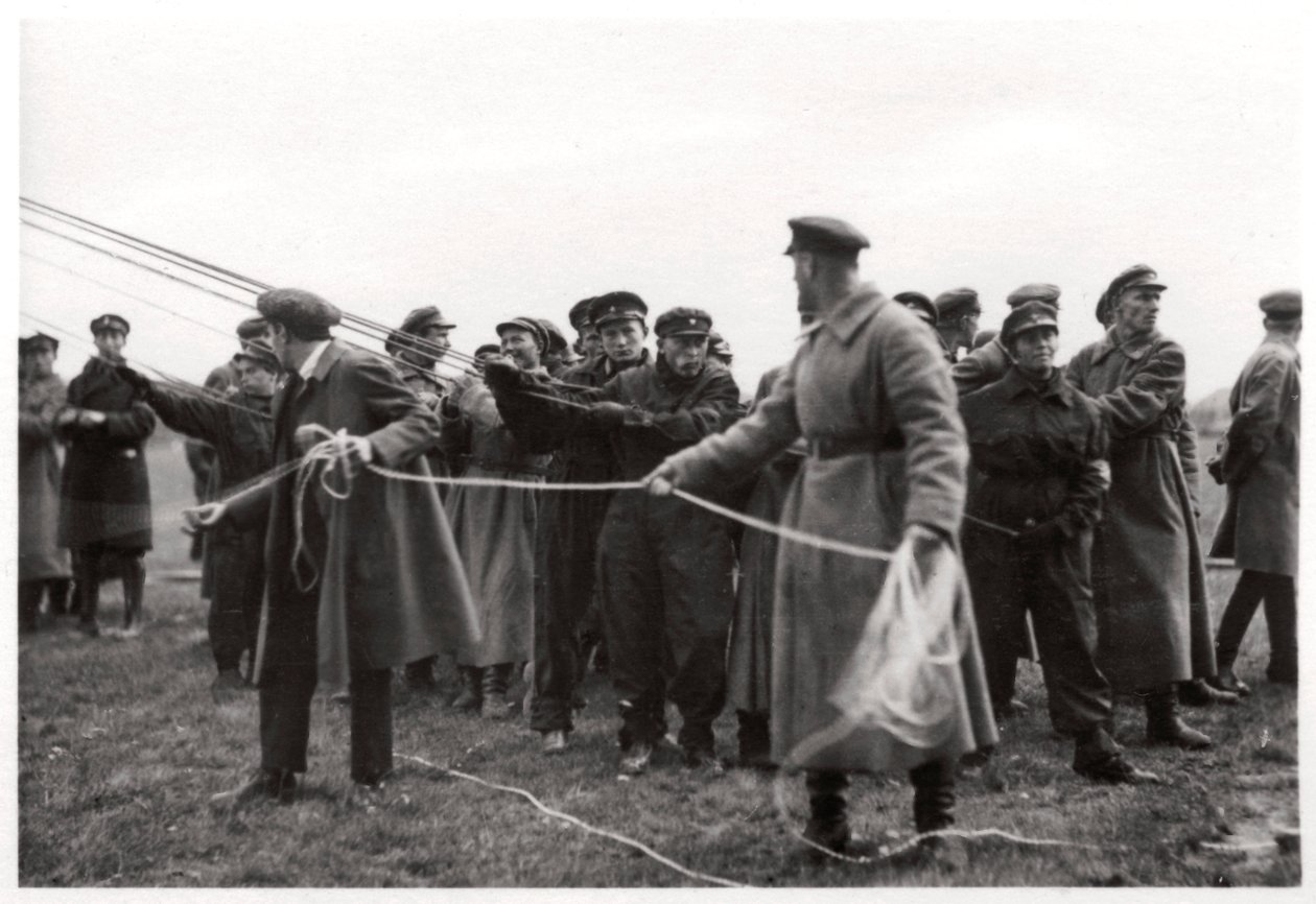 Sovjetisk luftskiplandingsmannskap, Moskva, USSR, 1930 1933 av Unbekannt