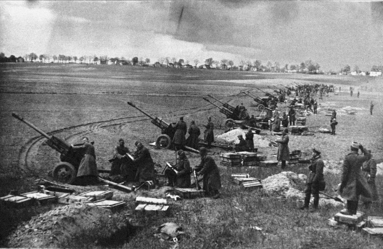 Sovjetisk artilleri ved Seelow-høydene, april 1945 av Unbekannt