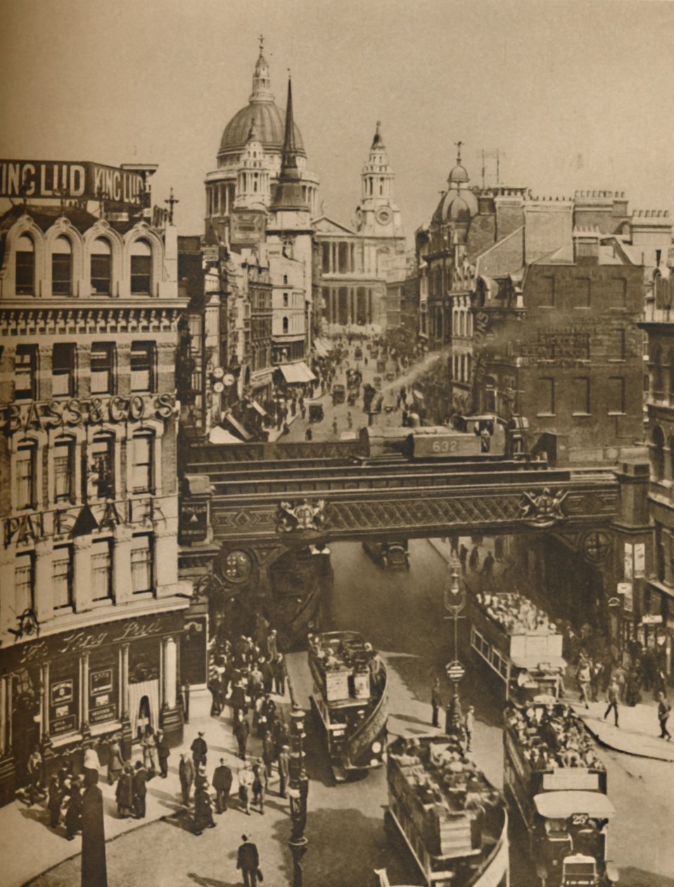Spire of St. Martins Ludgate Silhouetted Against The Bulk of St. Pauls, c1935. av Unbekannt