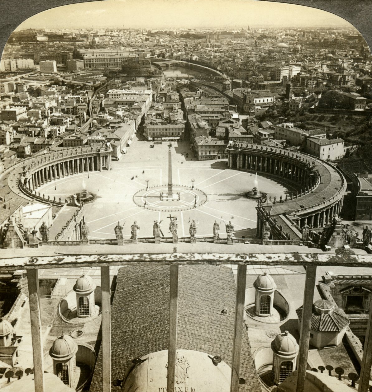 St Peters Square fra kuppelen til St Peters Basilica, Roma, Italia av Unbekannt