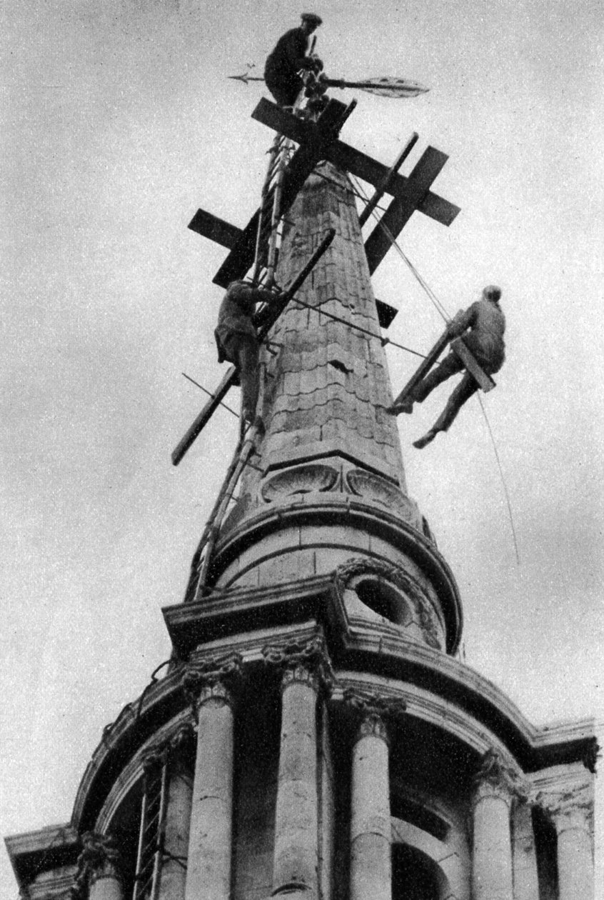 Steeplejacks på spiret til All Saints Church, Poplar, London, 1926-1927 av Unbekannt